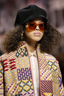 Details Christian Dior , Details Dior Fall 2018 Ready-to-Wear , Детали показа Кристиан Диор , Детали показа Диор осень зима 2018 , Fashion show , неделя моды в Париже , PFW , Мария Грация Кьюри , Mainstyles